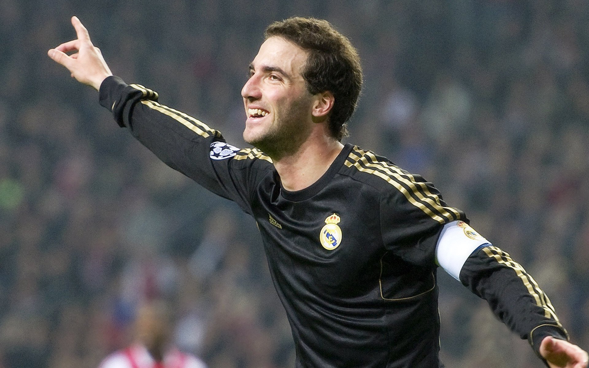 巴黎遭遇欧冠惨败,梅开二度的迪亚斯让拜仁奏凯,欧冠_巴黎淘汰拜仁晋级四强